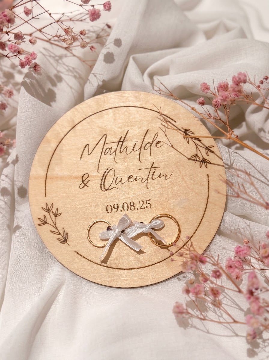 Porte-Alliances Mariage Personnalisé en Bois Gravé
